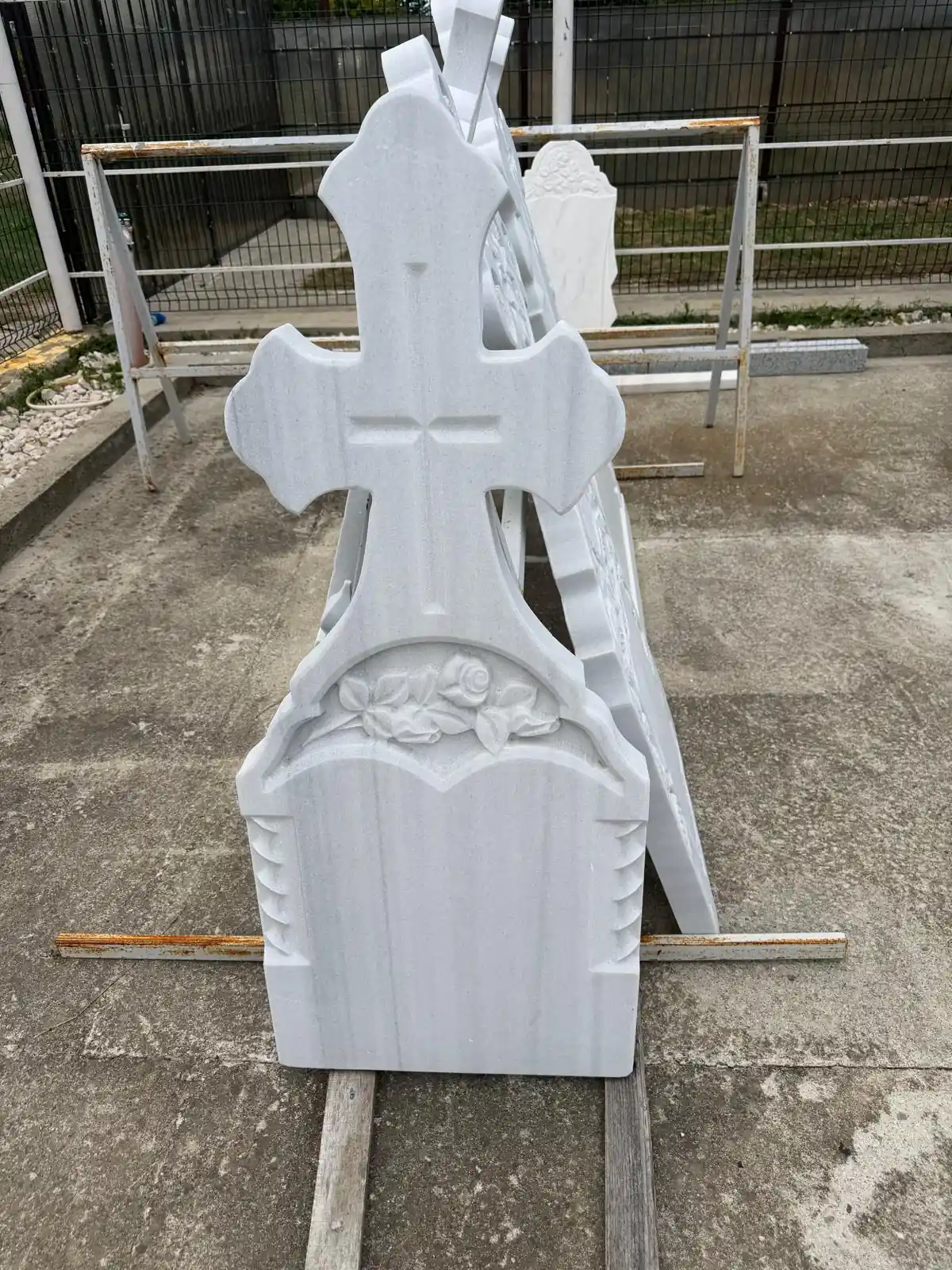 imagine cu monument