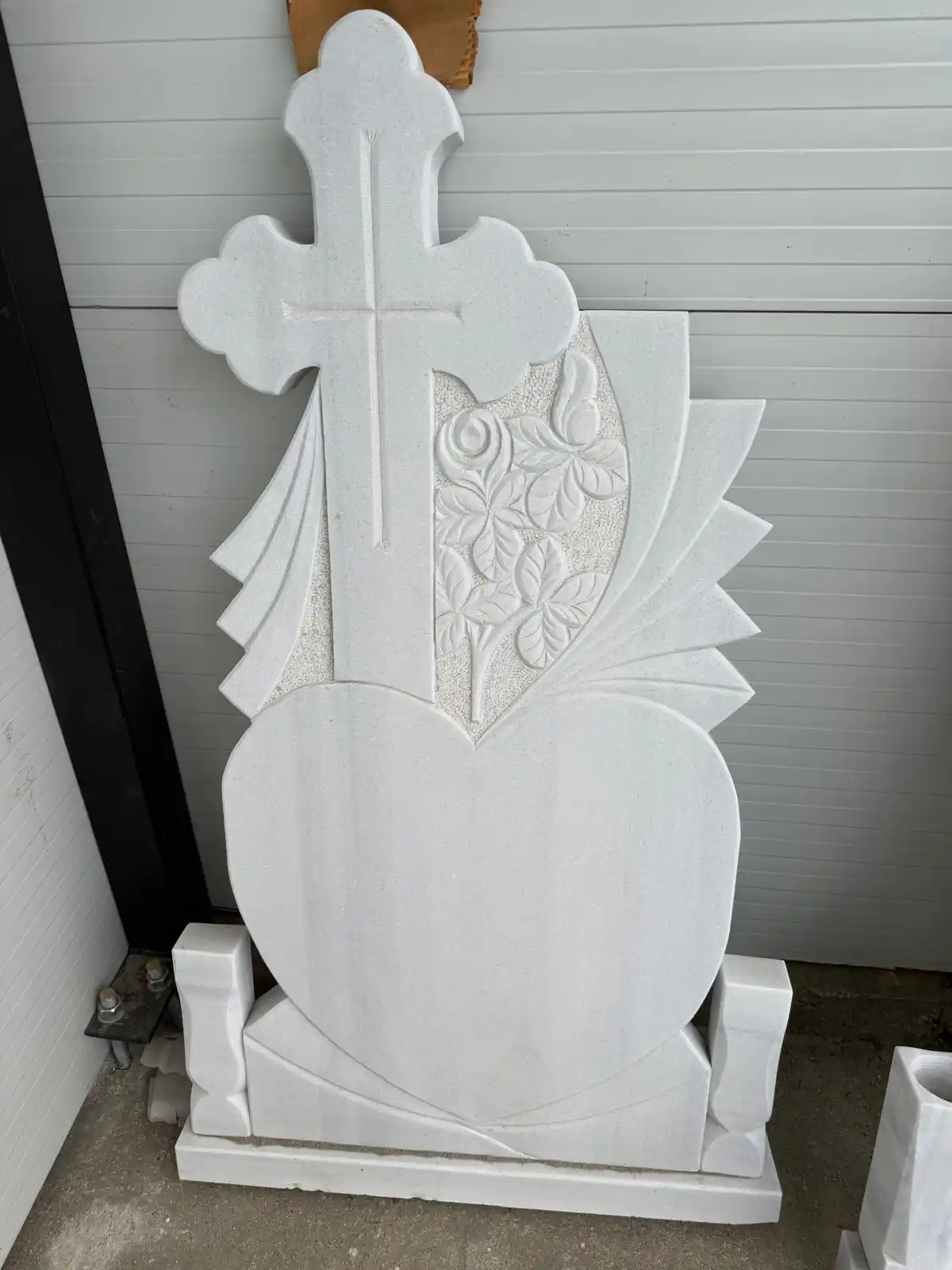 imagine cu monument